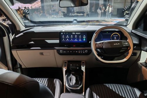 Kia, Kia Carens, Kia Carens Punya Wajah Baru
