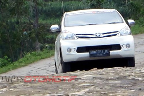 Apakah Mobil CVT Berisiko untuk Dikendarai di Daerah Berbukit?