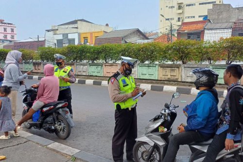 Ini Kata Polisi Soal Fenomena Pengendara Tutup Pelat Nomor Pakai Plastik