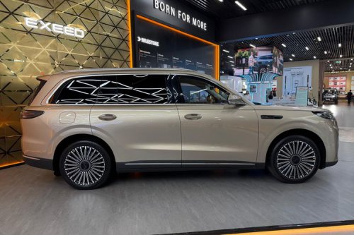 Chery Exeed ET8: SUV 1.400 Km Hybrid, Akankah Masuk Pasar Indonesia?