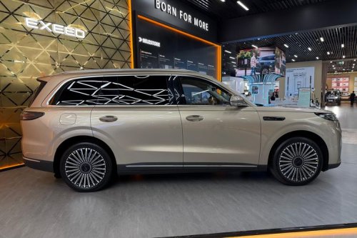 Chery Exeed ET8: SUV 1.400 Km Hybrid, Akankah Masuk Pasar Indonesia?