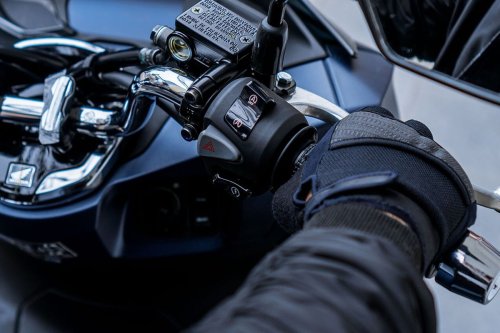 Minyak Rem dan Rem ABS Motor: Hindari Roda Terkunci