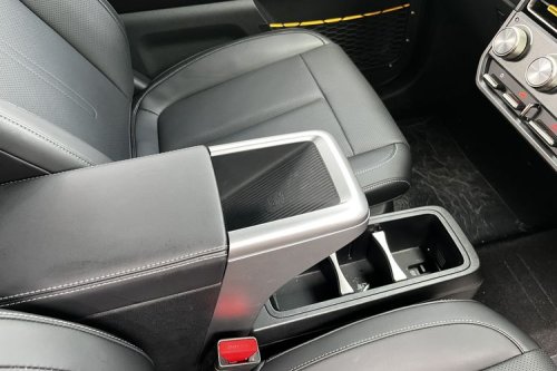Bedah Interior iCar V23, Serba Fungsional