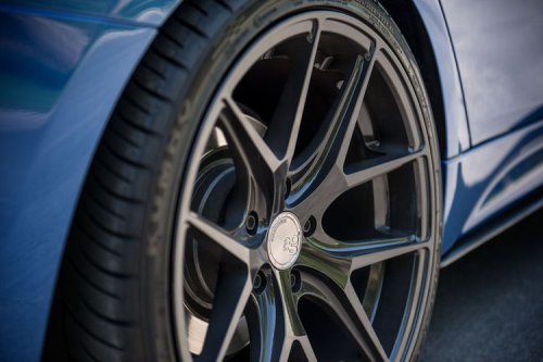 Hati-hati Lubang Tertutup Genangan, Pelek Bisa Rusak Permanen