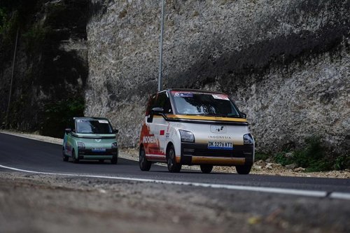 Jangan Asal Gas, Begini Cara Biar Mobil Listrik Kuat di Tanjakan