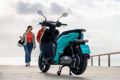 Yamaha, Yamaha Neos Uji Coba Motor Listrik Ojek Online Swap Baterai