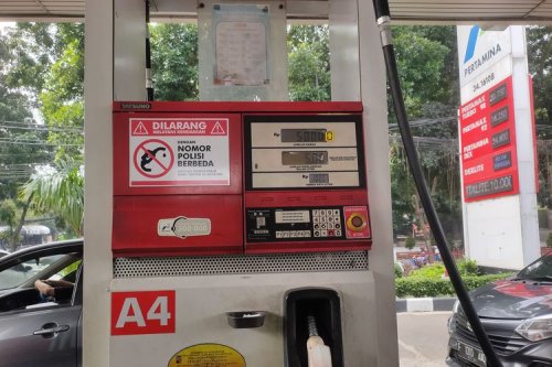 BBM Langka Terpaksa Campur Bensin, Aman Buat Mobil?