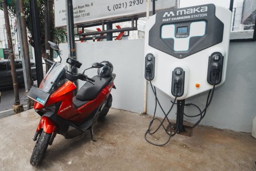 Hingga Desember 2025, Maka Motors Sediakan 33 Lokasi Fast Charging