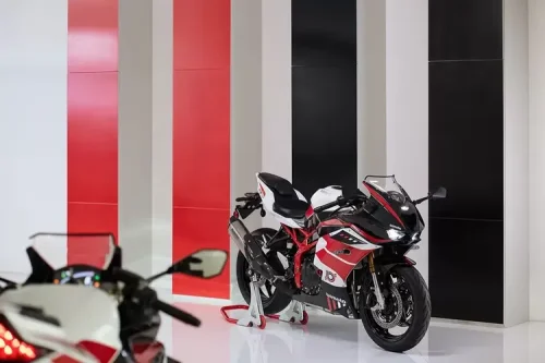 Kawasaki, Bimota KB399 Meluncur: Kawasaki Ninja ZX-4RR dengan Sentuhan Italia