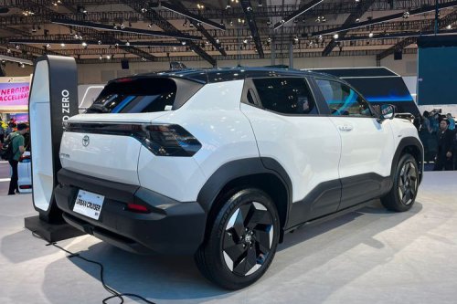 Selisih Rp 40 Juta, Ini Perbandingan Toyota Urban Cruiser EV dan bZ4X