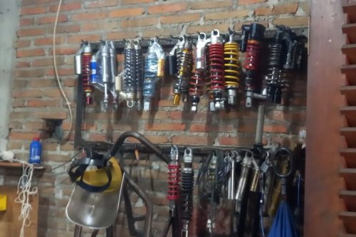 Kenali Ciri-ciri Sokbreker Sepeda Motor Mulai Rusak