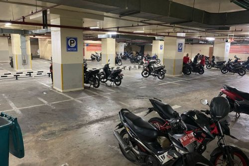 Viral Parkir Motor PIM Jauh dari Mal, Ini Kata Asosiasi Parkir