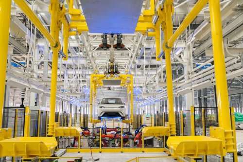 Lonjakan Biaya Produksi, Harga Mobil Listrik di China Mulai Naik