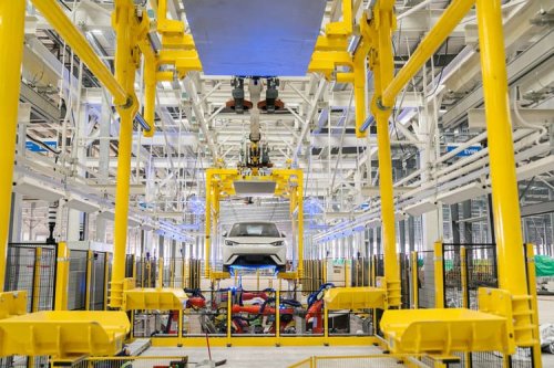 Lonjakan Biaya Produksi, Harga Mobil Listrik di China Mulai Naik
