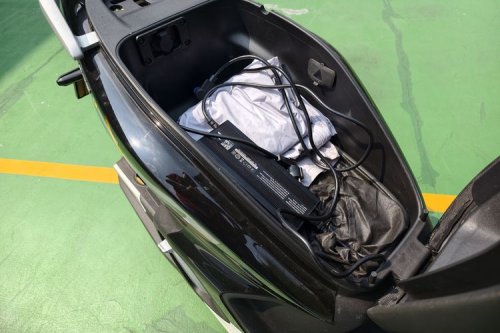 Desain Indomobil Emotor Sprinto: Skutik Listrik Gaya Konvensional