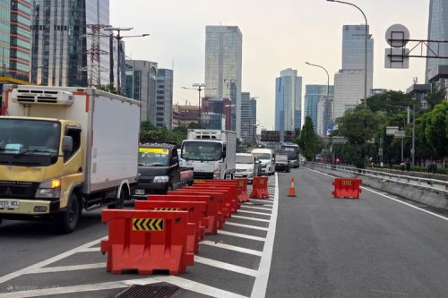 Update Demo Senayan, Arus Lalu Lintas di Tol Dalam Kota Dialihkan