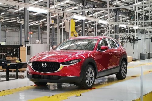 Mazda, Bahaya Melintas di Bahu Jalan, Mazda Resmikan Pabrik di Indonesia