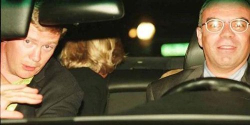 Pahami Etika Kode-kode Minta Jalan Pakai Lampu Dim