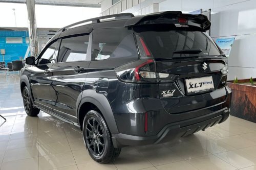 Suzuki , Suzuki XL7 Hybrid Alpha Kuro Resmi Meluncur