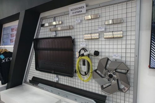 Lihat Aksesoris Suzuki eVitara di IIMS 2026, mulai Rp 900.000