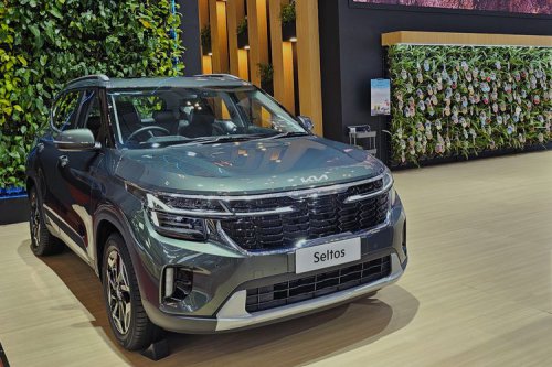 Duet SUV Stylis Kia di Lantai GIIAS 2025