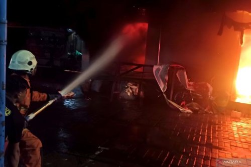 Garasi Mantan Anggota DPR RI Terbakar, Tujuh Kendaraan Hangus