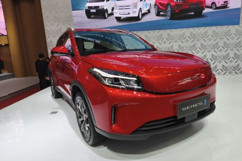 Manakah yang Lebih Unggul: DFSK Seres 3 atau Wuling Binguo EV?