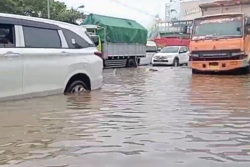 Perbedaan Risiko Banjir Terhadap Mobil Listrik dan Mobil ICE