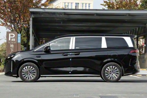 BYD, BYD Luncurkan MPV Hybrid M9 dengan Jarak Tempuh 1.163 Km