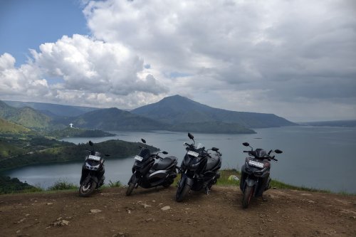 Menaklukkan Bukit Holbung, Buktikan Fitur NMAX Turbo di Samosir
