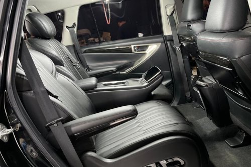 Mengenal Perbedaan Jok Mobil Captain Seat dan Pilot Seat