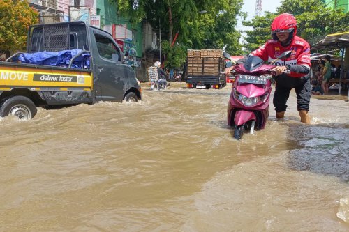 Ini Kerusakan Paling Fatal Ketika Mobil Dipaksa Menerobos Banjir