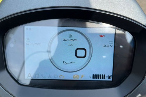 Harga Nyaris Rp 70 Juta, Begini Fitur Vespa Sprint Tech 2026