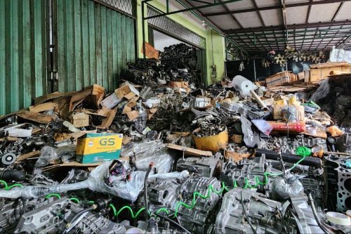 Di Sini Tempatnya Cari Komponen Mobil Matik Copotan