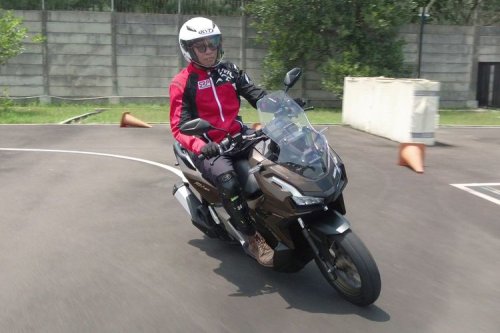 Honda, Jajal Honda ADV 160 RoadSync: Kenyamanan Dipertahankan