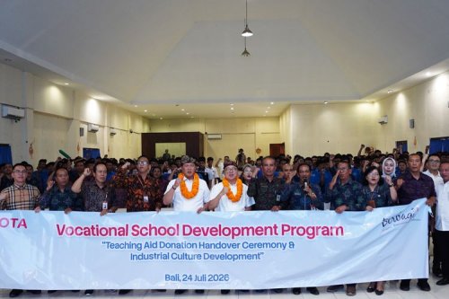TMMIN Donasikan Mesin Kendaraan ke Dua SMK di Bali