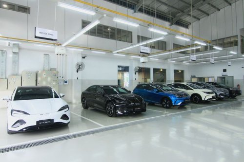 BYD, Pasar Kendaraan Listrik Diklaim Tumbuh, BYD Tambah Jaringan Diler di Jawa Barat