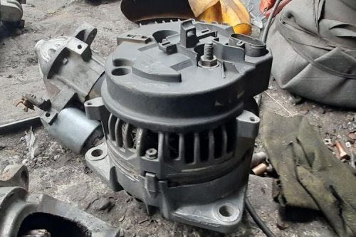 Perawatan Alternator Mobil di Musim Hujan: Cegah Kerusakan Elektrikal