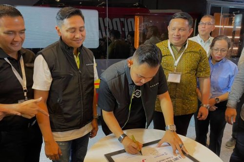 Juragan99 Trans Rilis Bus Bioskop Berjalan di Busworld 2026