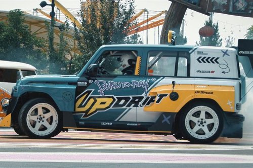 iCAR V23 Unjuk Aksi Drifting dalam Film Wuhu Drift