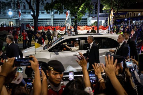 Paus Fransiskus: Mobil Kijang Innova Zenix yang Dipilihnya