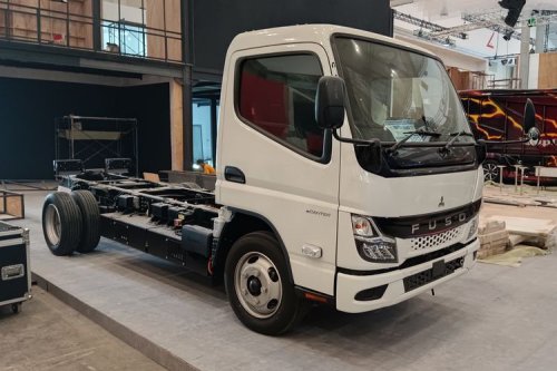 Mitsubishi, Lihat Truk Baru Mitsubishi Fuso di GIIAS 2025, Fighter X FM65 Tractor