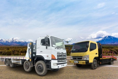 Perbedaan Karoseri Truk: Self Loader dan Towing