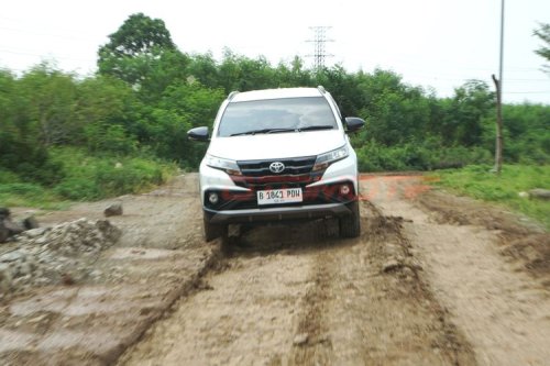 Review Toyota Rush 2021, Plus Minus Testimoni Pengguna
