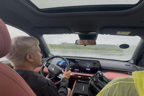 Menguji Batas Kemampuan Mobil Changan di Dianjiang Proving Ground