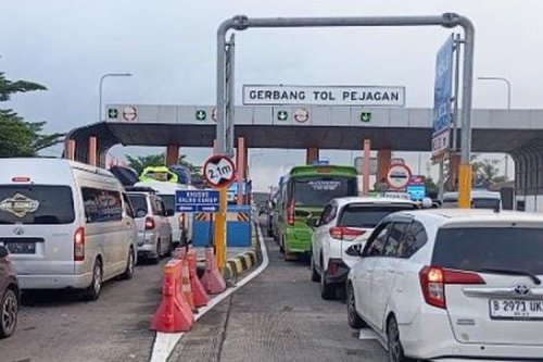 Arus Kendaraan di Tol Trans Jawa Ruas Jateng Mulai Padat