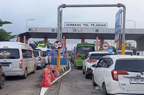 Arus Kendaraan di Tol Trans Jawa Ruas Jateng Mulai Padat