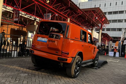 Tes Singkat iCar V23: Libas Tanjakan Curam 38 Derajat