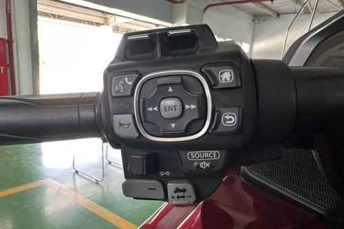 Honda, Bobot Hampir 400 Kg, Ini Rahasia Mudah Parkir Honda Gold Wing