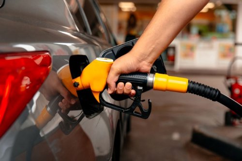 Gaikindo Pastikan Mobil Produksi Tahun 2000 Bisa Minum E10